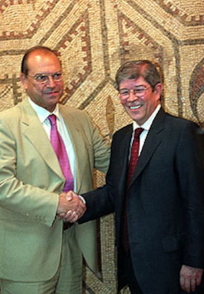 Prez Cano (a la izquierda) y Bueno Lidn, ayer, en Sevilla.