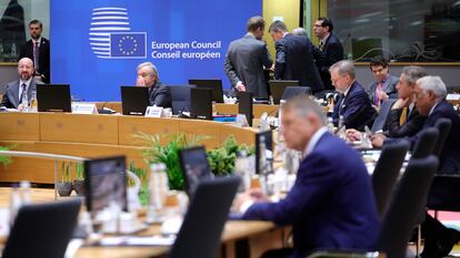 Varios integrantes del Consejo Europeo, en los momentos previos al inicio de la reunión el pasado día 13 en Bruselas.