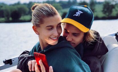 Hailey Baldwin y Justin Bieber en agosto 2018. 