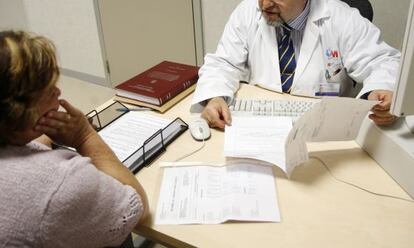 Una mujer en el servicio de Sanidad madrile&ntilde;o. 