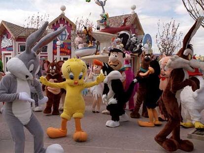 Inaguracion del parque temático de la Warner Bros, en San Martín de la Vega, en el año 2002