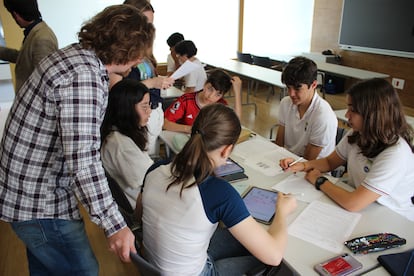 Alumnos del Pequeño Instituto de Matemáticas (PIM), del ICMAT y la Universidad Autónoma de Madrid, en uno de los talleres.