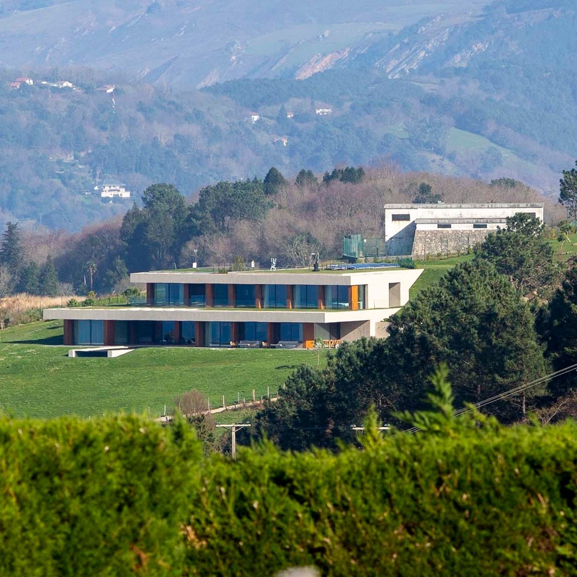 Vista del chalé que la familia de Xabi Alonso está construyendo en el barrio donostiarra de Igeldo.
