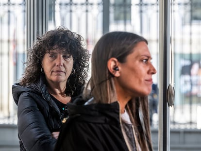 Miriam Nogueras (a la derecha), portavoz de Junts, y Teresa Jordà, de ERC, en el Congreso de los Diputados, el jueves.