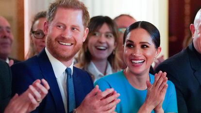 Enrique de Inglaterra y Meghan Markle, en una entrega de premios en Londres en marzo de 2020.