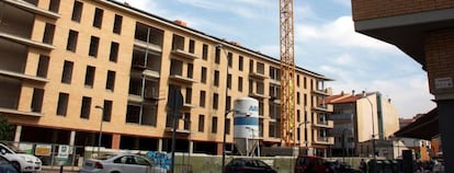 Un edificio de viviendas en construcci&oacute;n