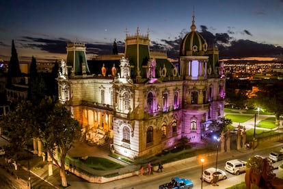 El Centro Cultural Quinta Gameros es una mansión estilo 'art nouveau' construida a principios del siglo XX en la ciudad de Chihuahua.