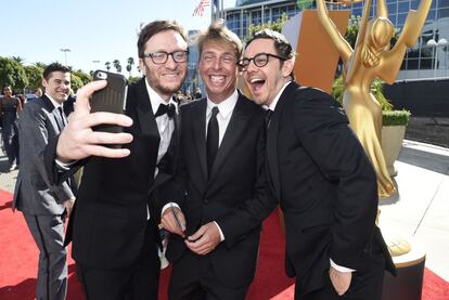 Akiva Schaffer (à esq.), Jack McBrayer (centro) e Jorma Taccone.