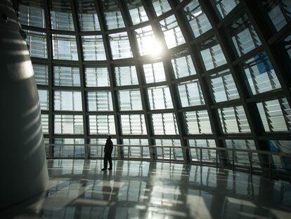 Interior de la cúpula de la Torre Glòries, conocida como Torre Agbar, donde se construirá un mirador a la ciudad y se instalará la obra de Saraceno.