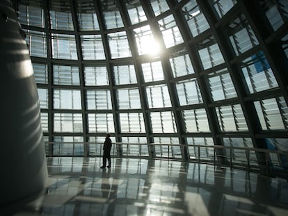 Interior de la cúpula de la Torre Glòries, conocida como Torre Agbar, donde se construirá un mirador a la ciudad y se instalará la obra de Saraceno.