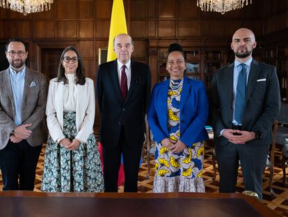 Equipo de agentes y co agentes de Colombia ante la Corte Internacional de Justicia posesionados por el canciller Álvaro Leyva.