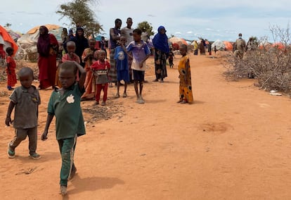 Niños en el campamento de desplazados de Ladan (Dollow, Somalia), este 1 de mayo.