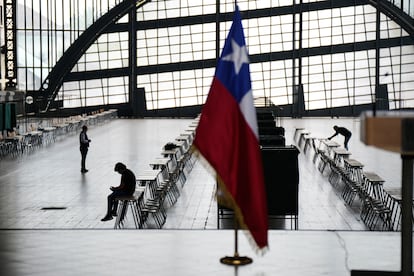 Una de las urnas electorales en Santiago de Chile.