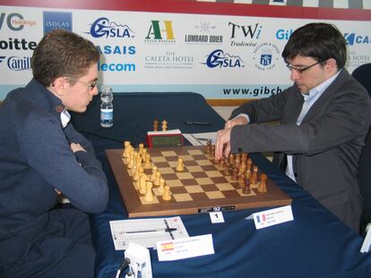 David Antón y Maxime Vachier-Lagrave, al inicio de su partida de hoy