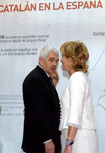 Pasqual Maragall y Esperanza Aguirre, durante la inauguración de <i>Aproximaciones</i>.