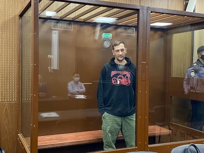 Oleg Navalni, hermano del líder opositor ruso, Alexéi Navalni, en un tribunal de Moscú este viernes.