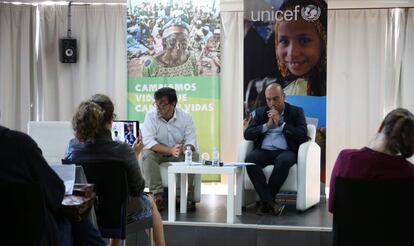 Chema Vera y Javier Martos, durante el foro sobre ODS organizado por Oxfam Intermón y Unicef en Madrid.
