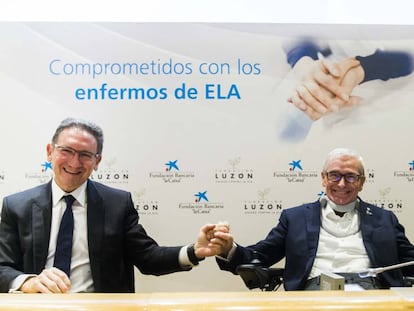 Jaume Gir&oacute; (izq), director general de la Fundaci&oacute;n la Caixa y Francisco Luz&oacute;n, presidente de la fundaci&oacute;n que lleva su nombre.