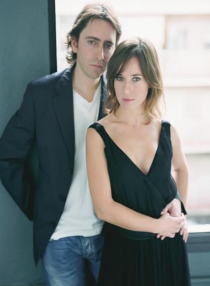 Daniel Sánchez Arévalo y Marta Atura, director y protagonista de 'Azuloscurocasinegro'. Esta película tiene seis candidaturas, incluidas las de ellos dos, a mejor dirección novel y a mejor interpretación femenina protagonista.