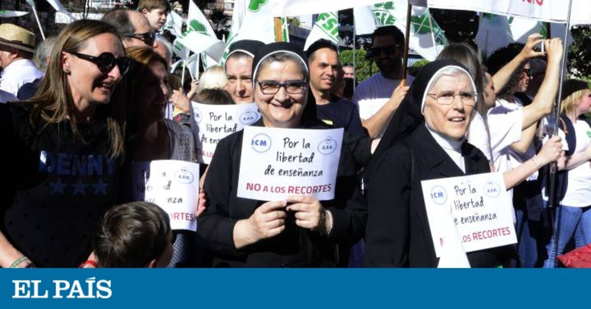 Miles de personas se manifiestan en Valencia contra el cierre de aulas ...