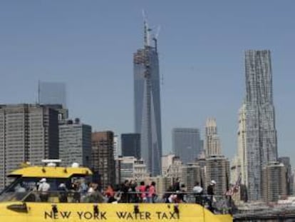 Vista de un grupo de turistas recorriendo Nueva York. EFE/Archivo