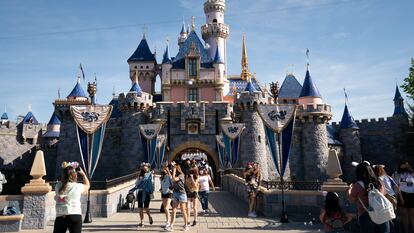 El castillo de Disney en el parque de Anaheim, que abrió sus puertas en 1955.