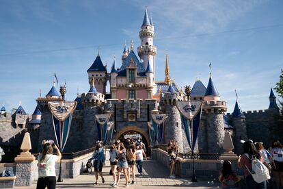 El castillo de Disney en el parque de Anaheim, que abrió sus puertas en 1955.