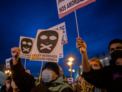 Manifestación en la puerta del sol de Madrid por la detención del rapero Pablo Hasel el pasado mes de febrero.