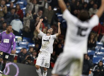 Higuaín celebra uno de sus cuatro goles.