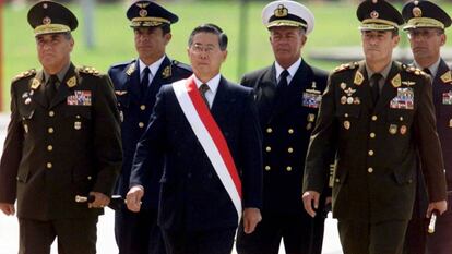 El expresidente de Perú Alberto Fujimori, durante un acto militar en Lima.