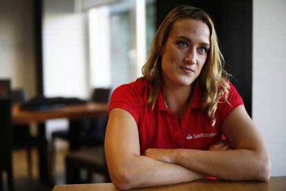 Mireia Belmonte, en el Work Café del Banco Santander, durante la entrevista.