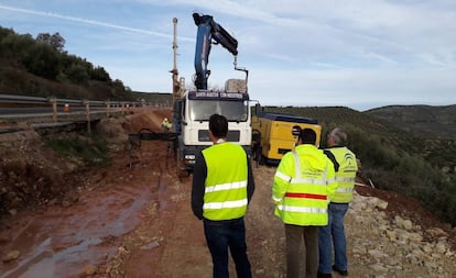 Obras en una carretera en Jaén.
