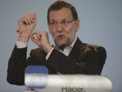 Mariano Rajoy durante un mitin de campaña en Vitoria.