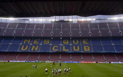 Jugadores del City durante el entrenamiento previo al encuentro de vuelta de octavos de final de la Liga de Campeones.