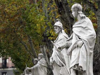 Estatuas de los reyes godos en la madrileña plaza de Oriente.