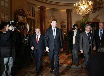 El presidente del PP, Mariano Rajoy, a su llegada al acto en Madrid en el que expuso su opinión sobre la situación económica.