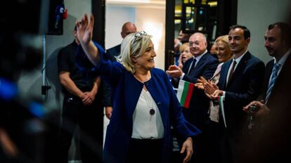 Marine Le Pen, a su llegada a la capital de Bulgaria para asistir como invitada de un partido local de extrema derecha.