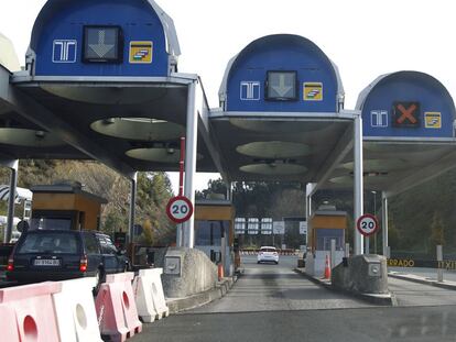 Imagen de las cabinas de peaje de los túneles de Artxanda, en la mañana de ayer.