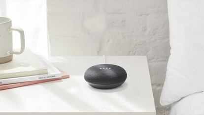 Altavoz inteligente Google Home mini.