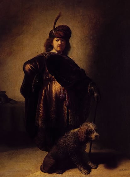 La ausencia de Rembrandt en el Prado es similar a la que sienten "los holandeses al visitar el Rijksmuseum y no ver a Velázquez", según ha señalado hoy el director del Museo del Prado, Miguel Zugaza. Con esta muestra se devuelve "el protagonismo a la pintura holandesa del Siglo de Oro", tras la muestra de Johannes Vermeer en 2003. Se evoca así el siglo XVII, en el que mientras el poderío español declinaba vertiginosamente las recién nacidas Provincias Unidas de los actuales Países Bajos eran ya una superpotencia comercial. Rembrandt brilló durante la primera mitad del siglo. Uno de sus grandes valedores fue el secretario real Constantijn Huygens, que destacó "la intensidad emocional" de la obra del pintor. Junto a los retratos, escenas bíblicas e históricas, Rembrandt no dejó nunca de autorretratarse, un género que elevó a la perfección. En la imagen, 'Autorretrato con traje oriental'.