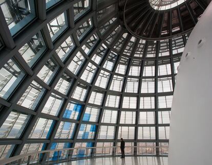 Cúpula climatizada de un edificio de oficinas en Barcelona.