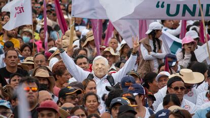 Seguidores de Andrés Manuel López Obrador este sábado en el Zócalo capitalino.