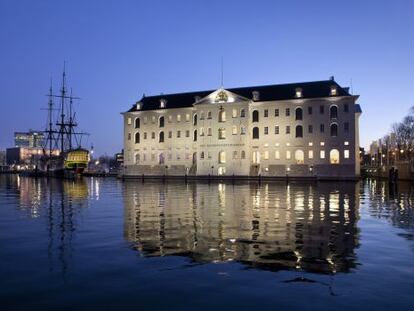 Vista del Het Scheepvaartmuseum, el museo Mar&iacute;timo Nacional de los Pa&iacute;ses Bajos, en &Aacute;msterdam. 