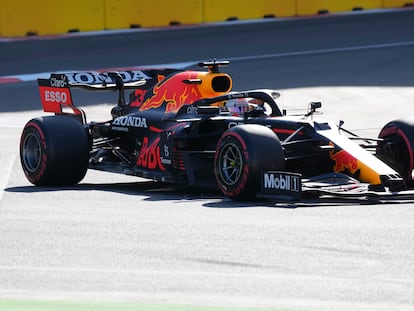 Verstappen (Red Bull) en Bakú.