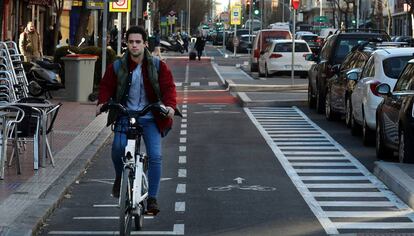 El carril bici de la calle de Santa Engracia de Madrid.