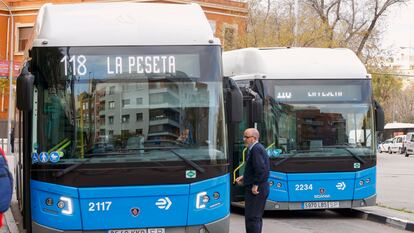 Autobuses de la Empresa Municipal de Transportes de Madrid.