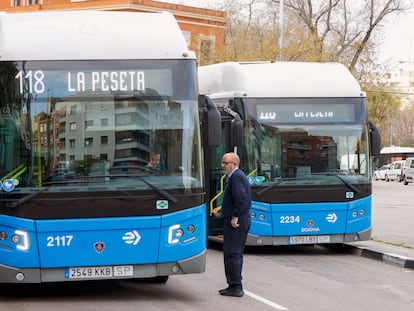 Autobuses de la Empresa Municipal de Transportes de Madrid.