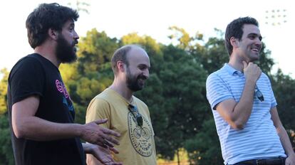 Iván Cárcamo, Marco Antonio Villena y Félix González en Stanford