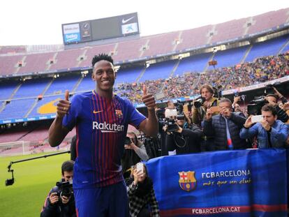 Yerry Mina, en el Camp Nou.