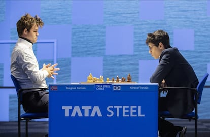 Carlsen y Firouzja, durante su partida de hoy